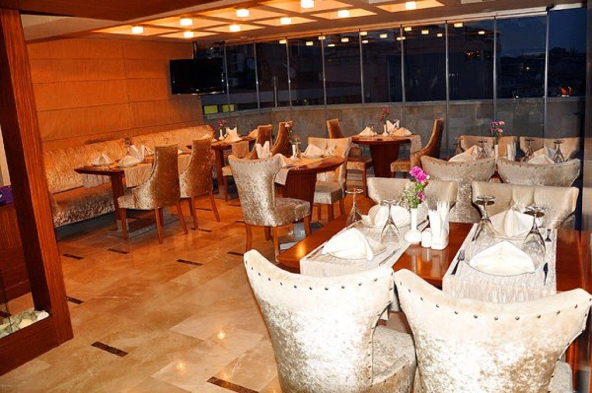Q Hotel Laleli Estambul Exterior foto